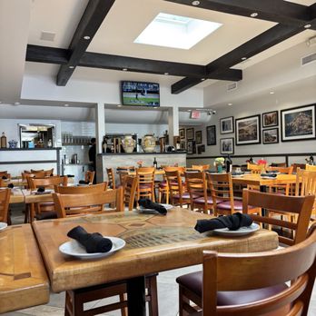 Il Farro - Interior - Italian Near Me - Newport Beach, California Il Farro - Interior - Italian Near Me - Newport Beach, California