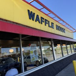 Waffle House - Outside