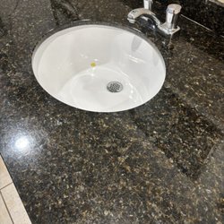 Encore Southern Palms - All three sinks are nasty.