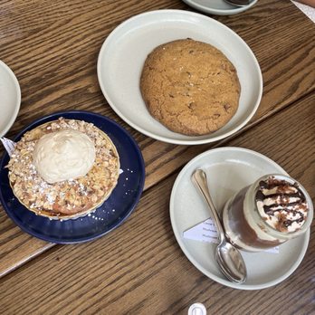 Blossom and Root Kitchen - Chocolate Chip Cookie, Chocolate Mousse, Apple Crumble - Vegan Near Me - Danville, California Blossom and Root Kitchen - Chocolate Chip Cookie, Chocolate Mousse, Apple Crumble - Vegan Near Me - Danville, California