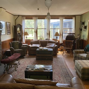 North Branch Outing Club - The sitting room - Bed & Breakfast Near Me - Grayling, Michigan North Branch Outing Club - The sitting room - Bed & Breakfast Near Me - Grayling, Michigan