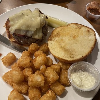 The Howling Rooster - Piggy piggy burger - Breakfast & Brunch Near Me - Buffalo, New York