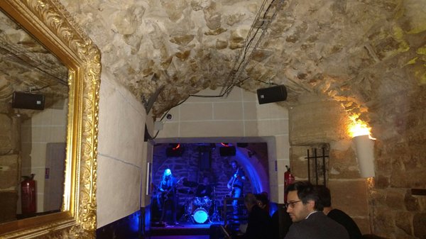 Le Cavern by null