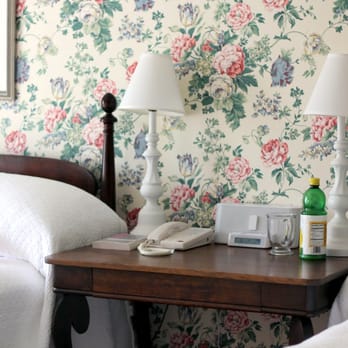 Colony Hotel - Bedroom - Hotels Near Me - Kennebunkport, Maine Colony Hotel - Bedroom - Hotels Near Me - Kennebunkport, Maine