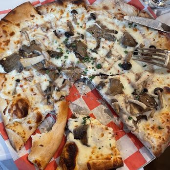 Stoney Ridge Vineyards - Mushroom Pizza - Wine Tasting Room Near Me - Kent City, Michigan Stoney Ridge Vineyards - Mushroom Pizza - Wine Tasting Room Near Me - Kent City, Michigan