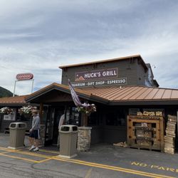 Nice place to stop by. Clean restroom delicious food.