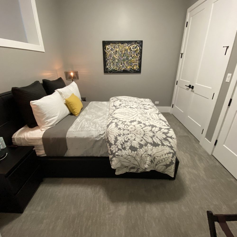Habitar Design - Guest bedroom. - Interior Design Near Me - Chicago, Illinois