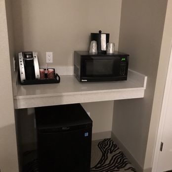 Hotel Siri - Microwave and refrigerator - Hotels Near Me - Paso Robles, California