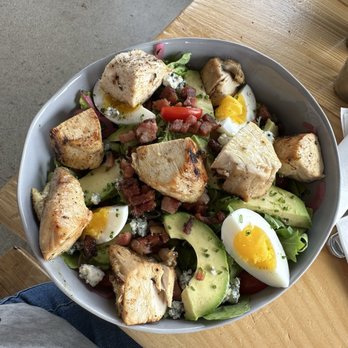 Counterpart Brewing - Probably the best Cobb salad I've ever had - Breweries Near Me - Niagara Falls, Ontario Counterpart Brewing - Probably the best Cobb salad I've ever had - Breweries Near Me - Niagara Falls, Ontario