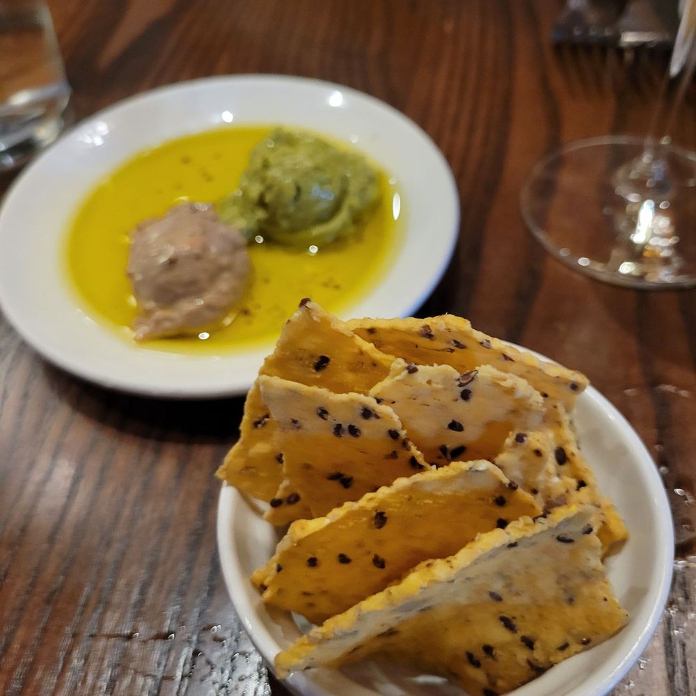 Lidia's - Complimentary GF chips and house dips - Italian Near Me - Kansas City, Missouri