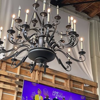 Egg - Beautiful chandelier - Breakfast & Brunch Near Me - Saint Louis, Missouri