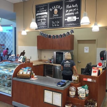 Pet Food Express - Dog Bakery kiosk - Pet Stores Near Me - Pasadena, California
