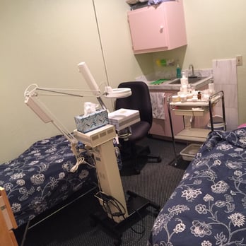 Endless Beauty Health - Room 1 with 2 beds (smaller room) - Skin Care Near Me - Alhambra, California Endless Beauty Health - Room 1 with 2 beds (smaller room) - Skin Care Near Me - Alhambra, California