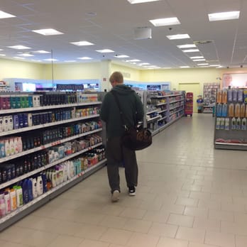 Budnikowsky - Was für breite Gänge! - Drugstores Near Me - Hamburg, HH