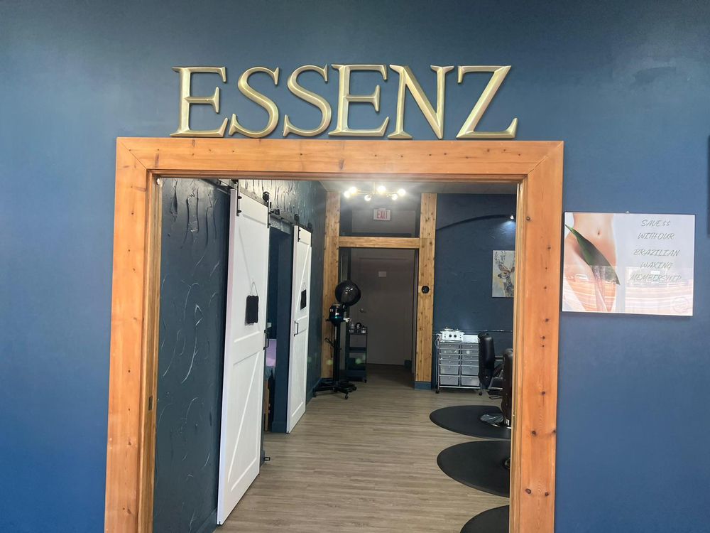 Essenz Beauty Logo