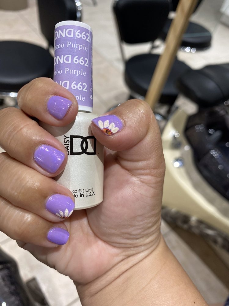 CUTE NAILS Updated August 2024 20 Photos & 18 Reviews 212 S