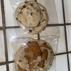 This is just a sample of what Dede makes. So freakin Good!! Chocolate chip and Biscoff Chocolate Chip! And much much more.