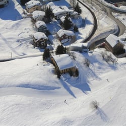 Basecamp Andermatt - The lodge located just next to the slopes and lift