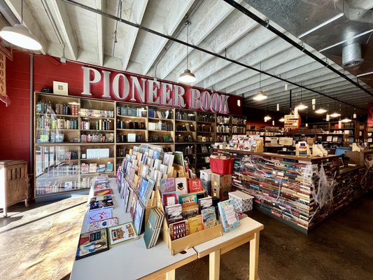 Pioneer Book by null