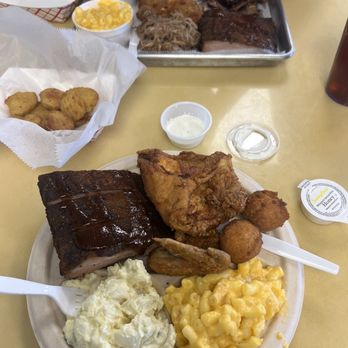 Sooey's BBQ & Rib Shack - Chicken & Ribs Mac & Cheese - Barbeque Near Me - Nags Head, North Carolina