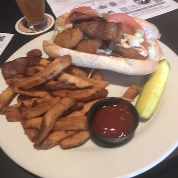Two Rivers Brewing - Oyster po boy with duck fat fries - Breweries Near Me - Easton, Pennsylvania