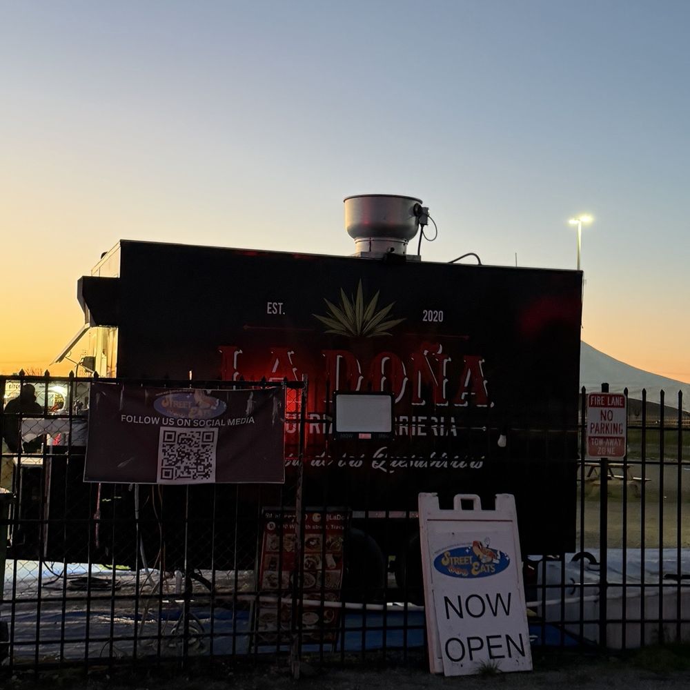 La Dona - At 209 street eats at Tracy mall - Food Trucks Near Me - Tracy, California La Dona - At 209 street eats at Tracy mall - Food Trucks Near Me - Tracy, California