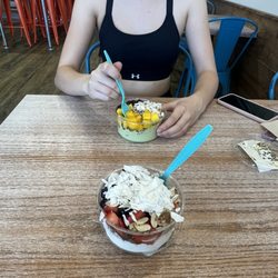 Tropical Smoothie Cafe - Yogurt açai bowl