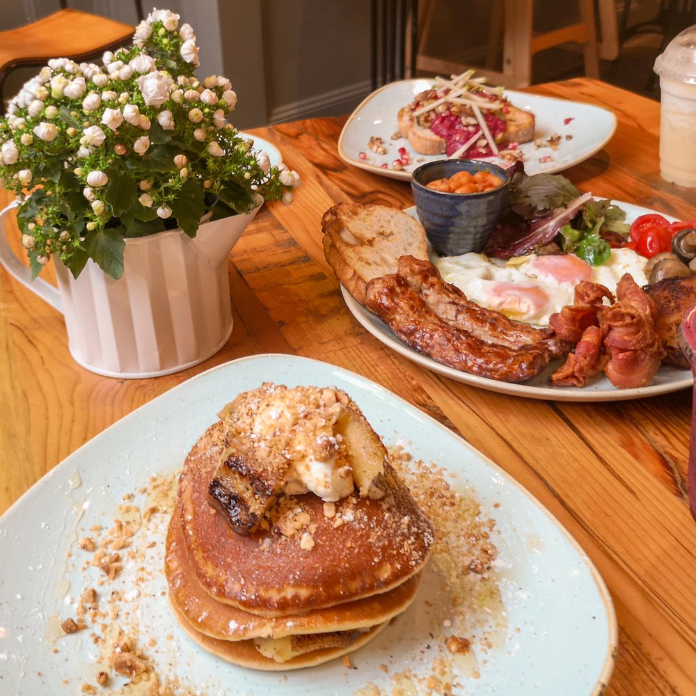 Mill & Brew - M&B banana pancakes  and Breakfast - Cafes Near Me - London, XGL