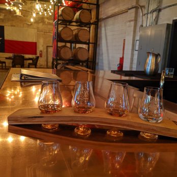Giant Texas Distillers - Billy Banks Flight $15 - Whiskey Bars Near Me - Houston, Texas Giant Texas Distillers - Billy Banks Flight $15 - Whiskey Bars Near Me - Houston, Texas