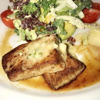 Houston's Restaurant - Ahi Tuna salad ! - American Near Me - Pompano Beach, Florida Houston's Restaurant - Ahi Tuna salad ! - American Near Me - Pompano Beach, Florida