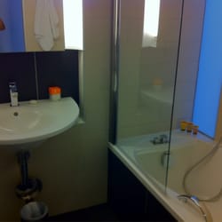 Hôtel Royal - Bathroom sink & tub/shower combo. Handheld shower.