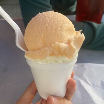 Karie Annes Provo - Peaches & Cream w/ Vanilla Custard Gelati - Ice Cream & Frozen Yogurt Near Me - Provo, Utah Karie Annes Provo - Peaches & Cream w/ Vanilla Custard Gelati - Ice Cream & Frozen Yogurt Near Me - Provo, Utah