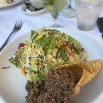Doce Mesas - taco salad - Mexican Near Me - Dallas, Texas