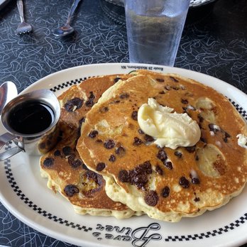 Dave's Diner - Banana pancakes with chocolate chips - Diners Near Me - Middleboro, Massachusetts Dave's Diner - Banana pancakes with chocolate chips - Diners Near Me - Middleboro, Massachusetts