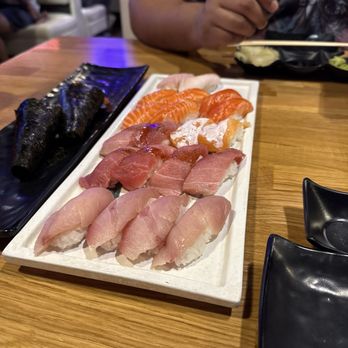 Sushi Damu - Assorted fish - Sushi Bars Near Me - Tustin, California Sushi Damu - Assorted fish - Sushi Bars Near Me - Tustin, California