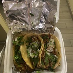 Taqueria Los 3R's