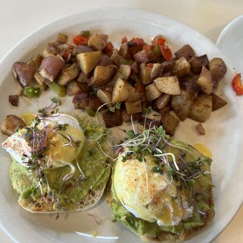 Society Kitchen - Not so good eggs benedict - New American Near Me - Santa Monica, California Society Kitchen - Not so good eggs benedict - New American Near Me - Santa Monica, California