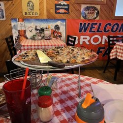 Mannie & Bo's Pizzeria - Specialty Pizza