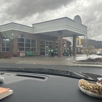 Quaker Steak & Lube - Outside of the restaurant! Glad to see them growing. - Chicken Wings Near Me - Raphine, Virginia