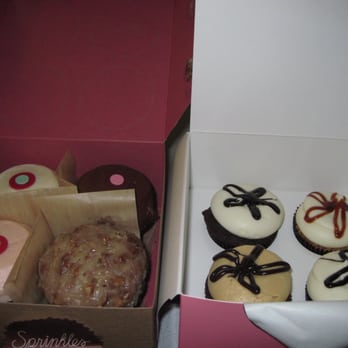 Sprinkles Georgetown - Sprinkles vs GT cupcakes - Bakeries Near Me - Washington, DC, District of Columbia