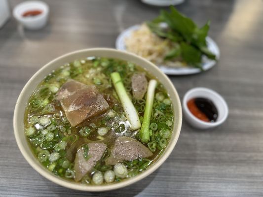 Phở Phong Lưu by null