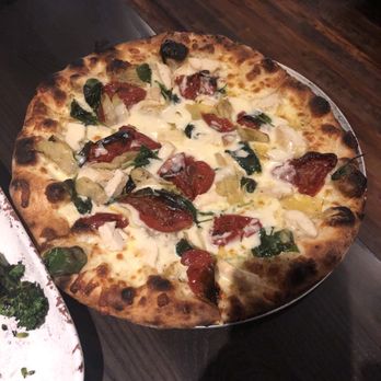 Bode Gray’s - Chicken florentine pizza - Italian Near Me - Waconia, Minnesota