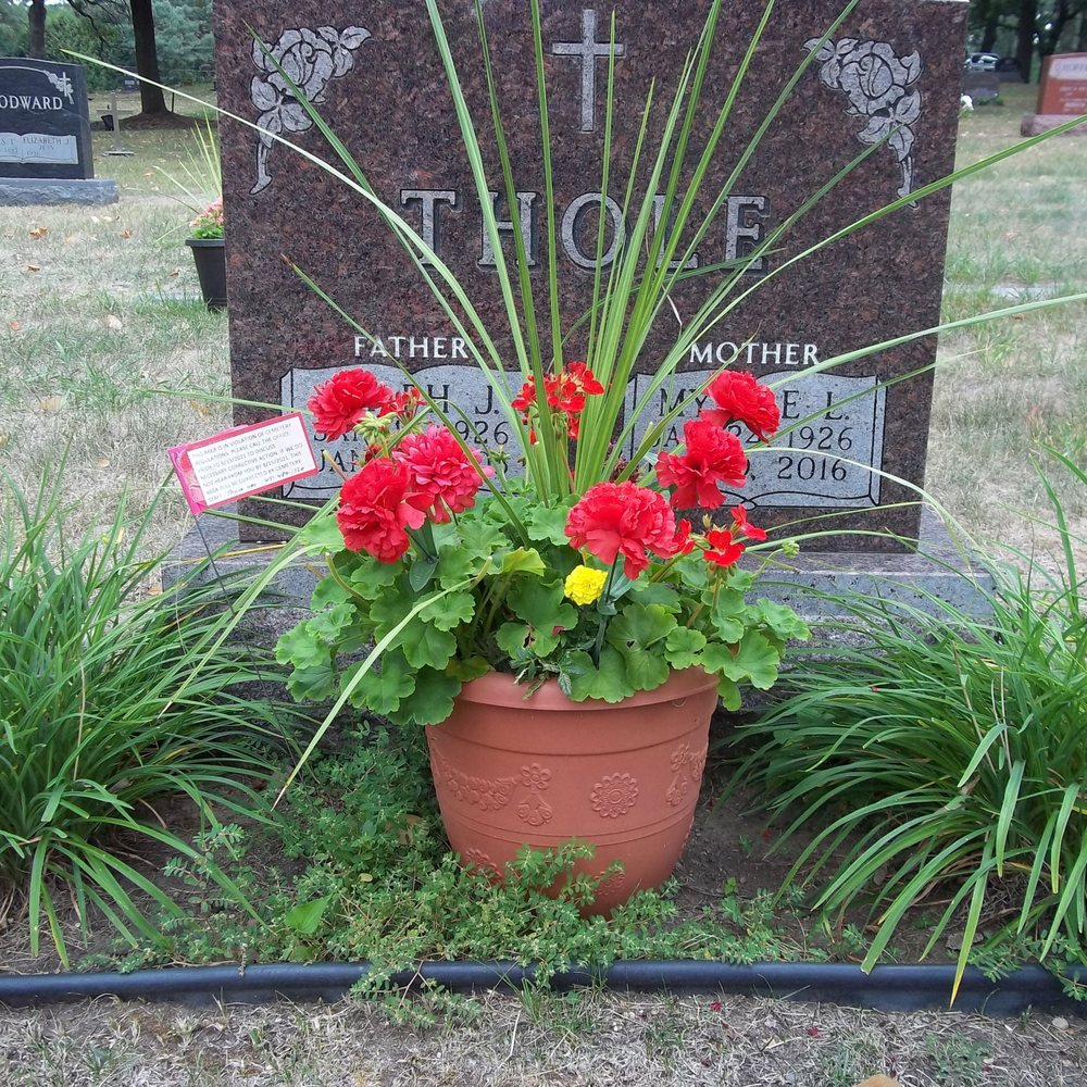 Roselawn Cemetery - Funeral Services & Cemeteries Near Me - Saint Paul, Minnesota Roselawn Cemetery - Funeral Services & Cemeteries Near Me - Saint Paul, Minnesota