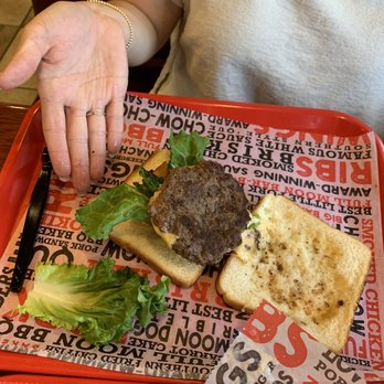 Full Moon BBQ - Kickin Cheese Burger - Barbeque Near Me - Opelika, Alabama