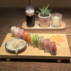 Qimura Sushi & Ramen - Rainbow Roll
