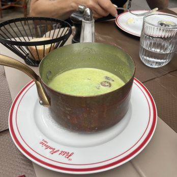Le Petit Pontoise - Bistros Near Me - Paris, 75 Le Petit Pontoise - Bistros Near Me - Paris, 75