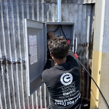 Mario Castillo Electric - Installation 200 amp 120-208V 3 phase high leg Disconnect fusible - Electricians Near Me - Long Beach, California Mario Castillo Electric - Installation 200 amp 120-208V 3 phase high leg Disconnect fusible - Electricians Near Me - Long Beach, California