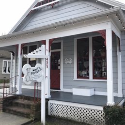 A view from the exterior of this amazing Dog Boutique Store!! You should for sure check them out! A view from the exterior of this amazing Dog Boutique Store!! You should for sure check them out!