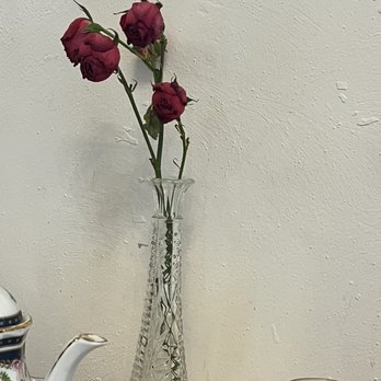 The Ginger Room - Dead flowers i would maybe change for fake ones if you cant keep up with fresh ones 3 - Tea Rooms Near Me - Alpharetta, Georgia The Ginger Room - Dead flowers i would maybe change for fake ones if you cant keep up with fresh ones 3 - Tea Rooms Near Me - Alpharetta, Georgia