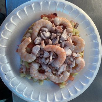 Mariscos El Chilpitin - Tostada de camarón con pulpo - Seafood Near Me Mariscos El Chilpitin - Tostada de camarón con pulpo - Seafood Near Me